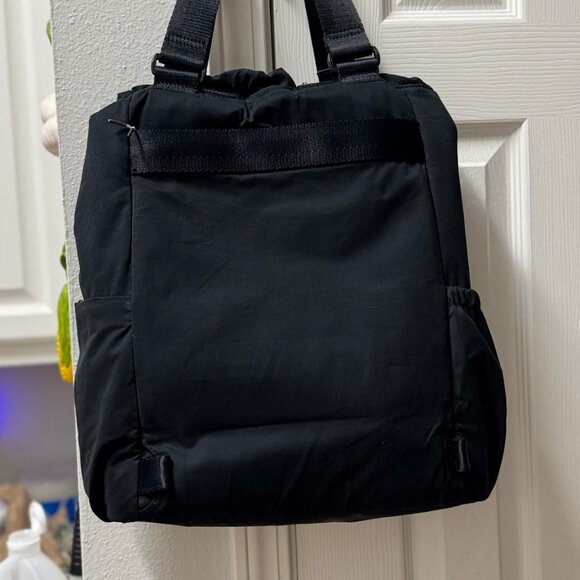Vuori V1 Convertible Tote - Black - Picture 2 of 2